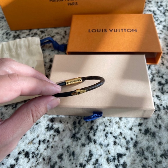 DAILY CONFIDENTIAL BRACELET - Picture 5 of 9